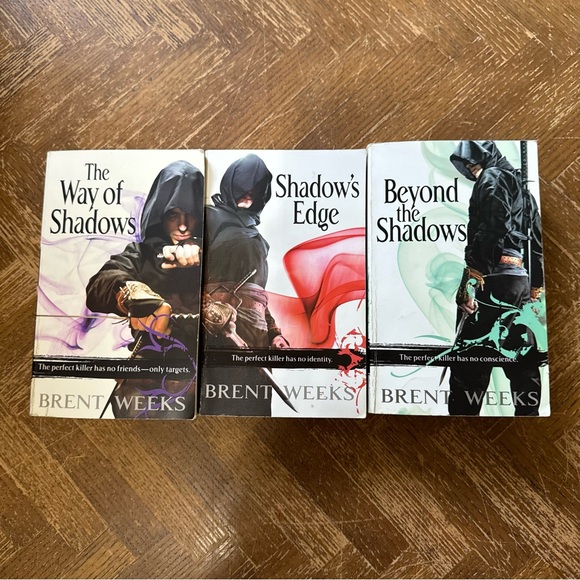 Brent Weeks Books - Picture 1 of 2